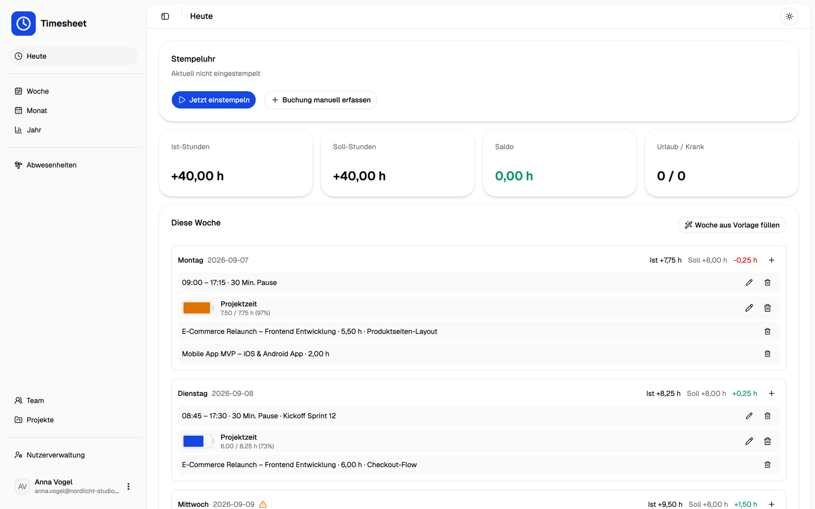 Timesheet Startseite mit Stempeluhr, Wochen-KPIs und Projektzeitbuchungen